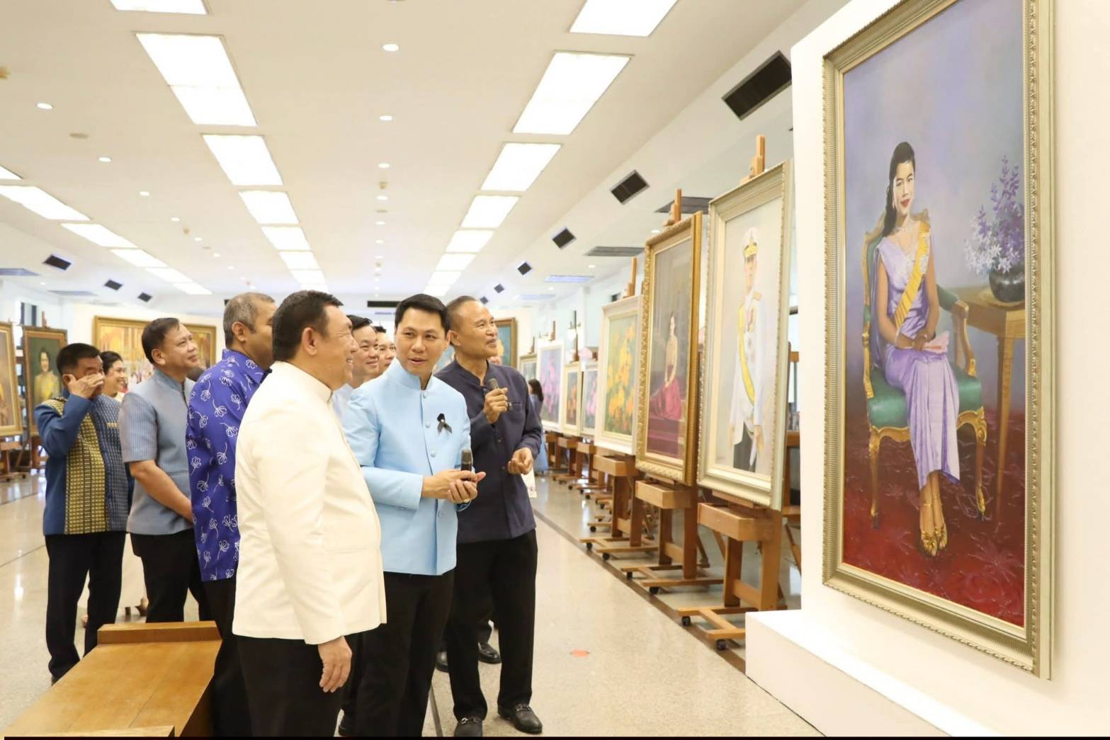 title - ศพส. จัดงาน “รักแห่งศิลป์ รักแห่งแผ่นดิน” เพื่อน้อมรำลึกในพระมหากรุณาธิคุณของสมเด็จพระนางเจ้าสิริกิติ์ พระบรมราชินีนาถ พระบรมราชชนนีพันปีหลวง ณ ศูนย์ส่งเสริมและพัฒนาอาชีพเสริมนอกภาคการเกษตร (ศูนย์ศิลปาชีพบางไทรฯ เดิม)